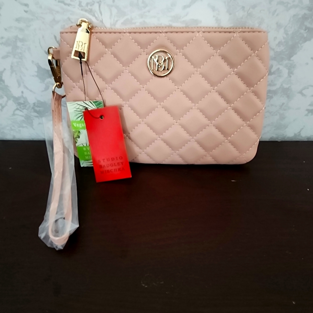 NWT Badgley Mischka Pink Quilted Wristlet